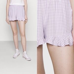 Hollister Purple White Plaid Gingham‎ Ruffle Trim High Rise Pull-On Shorts Sz L